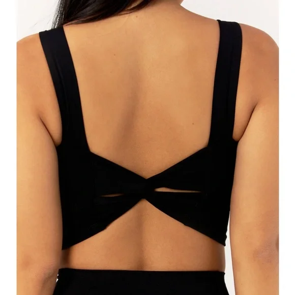 NEW with tags Astoria Activewear LIVE LUXE Crossed Sports Crop - Picture 2 of 7